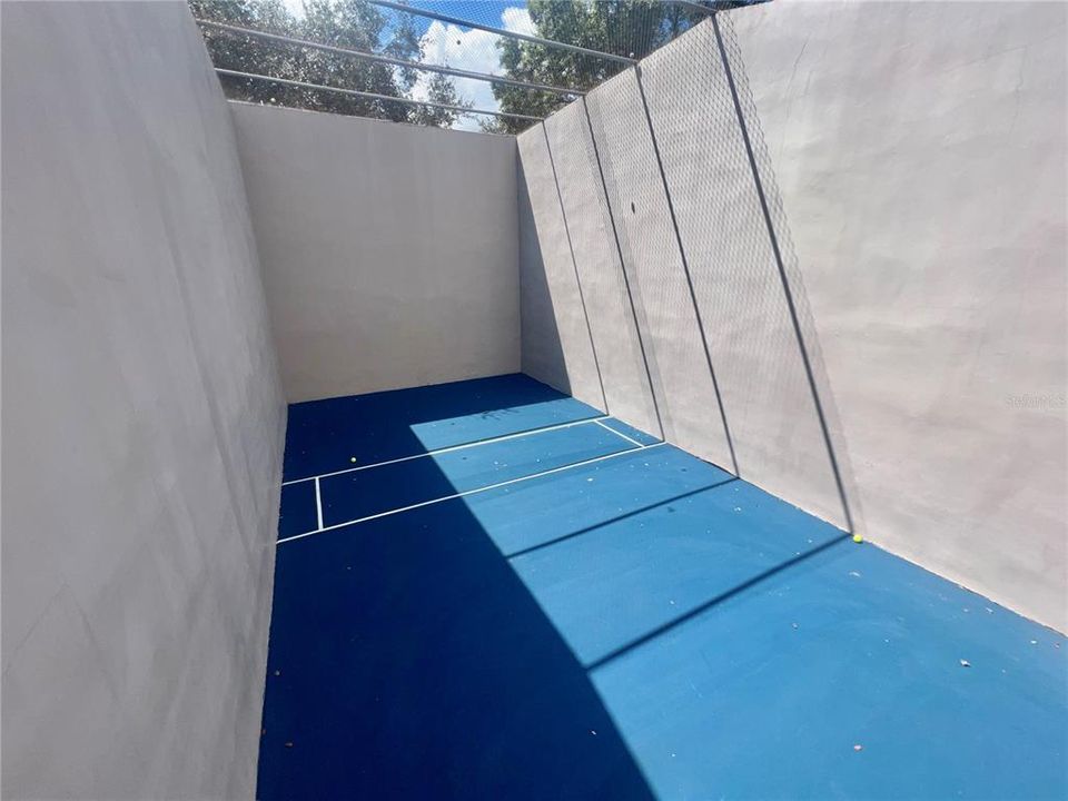 For Rent: $1,575 (2 beds, 2 baths, 912 Square Feet)