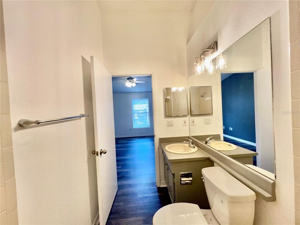 For Rent: $1,575 (2 beds, 2 baths, 912 Square Feet)
