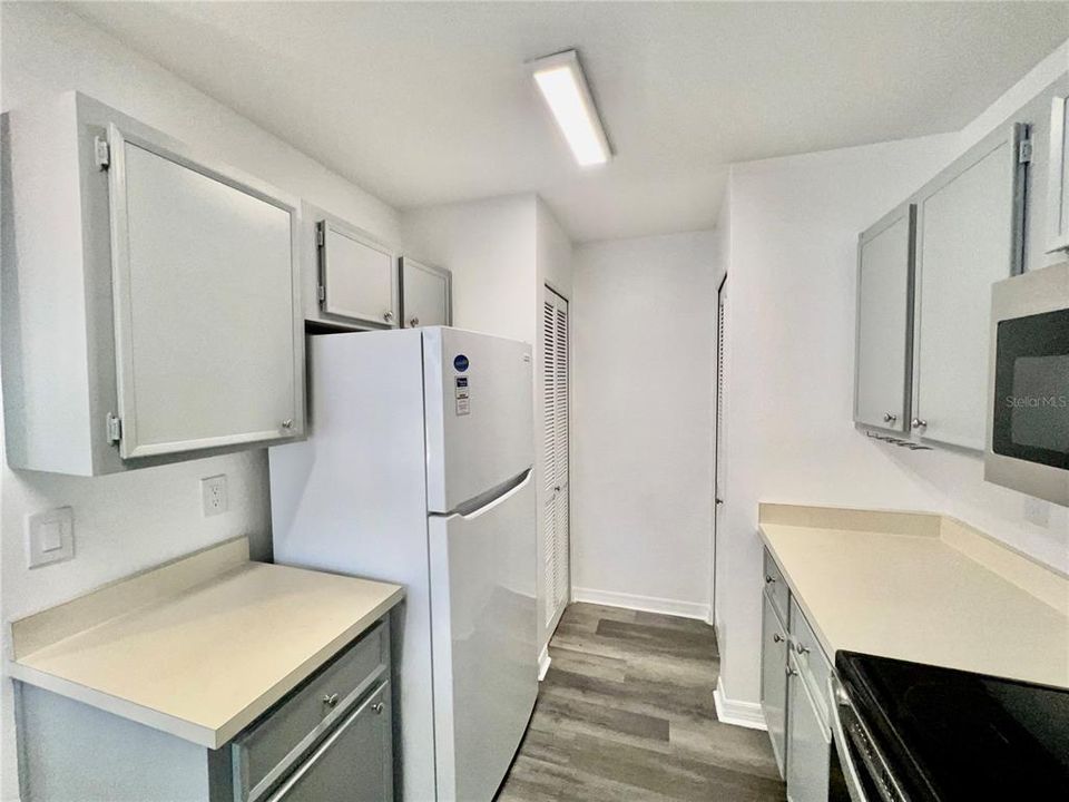 For Rent: $1,575 (2 beds, 2 baths, 912 Square Feet)