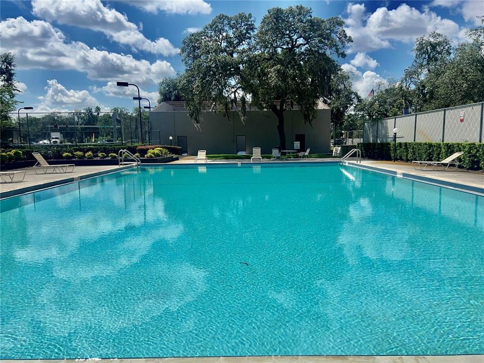 For Rent: $1,575 (2 beds, 2 baths, 912 Square Feet)