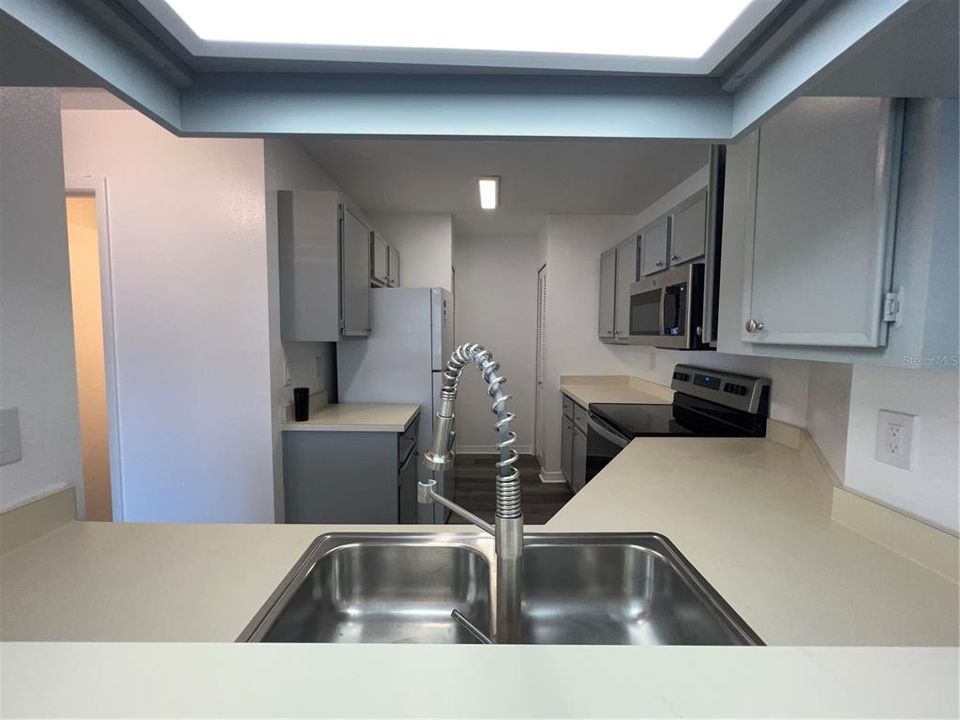 For Rent: $1,575 (2 beds, 2 baths, 912 Square Feet)