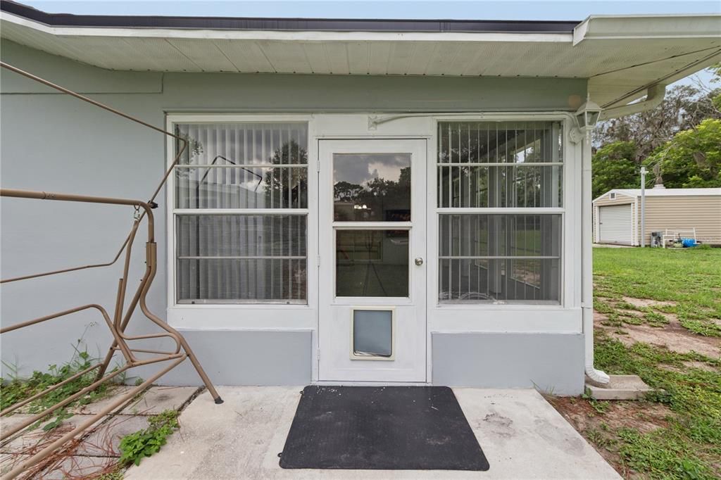For Sale: $350,000 (3 beds, 3 baths, 1749 Square Feet)