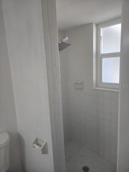 For Sale: $350,000 (3 beds, 3 baths, 1749 Square Feet)