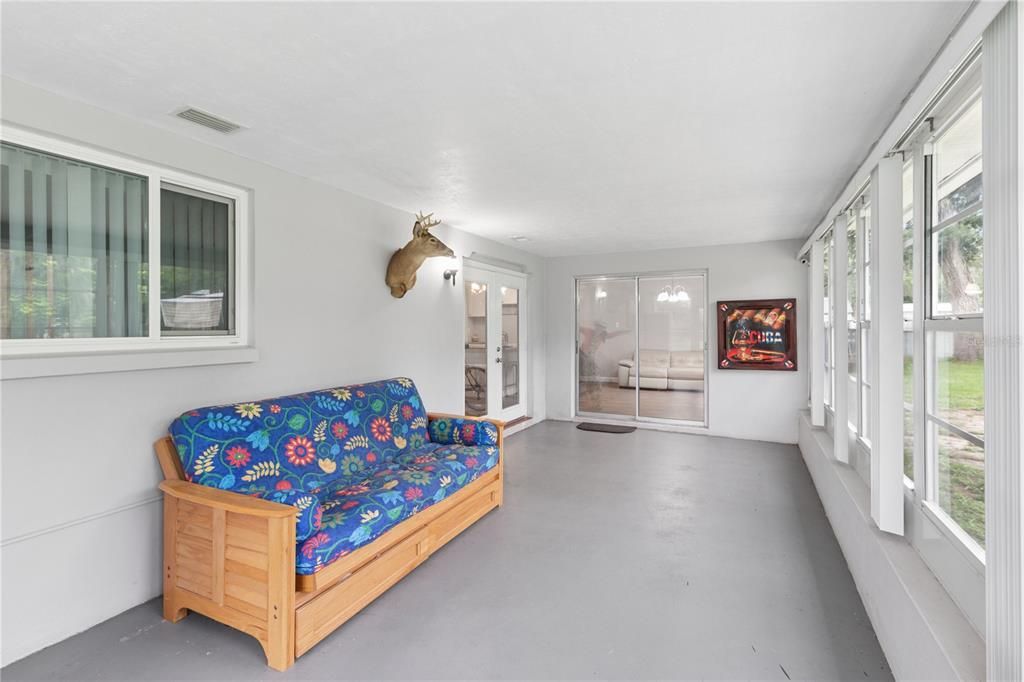 For Sale: $350,000 (3 beds, 3 baths, 1749 Square Feet)
