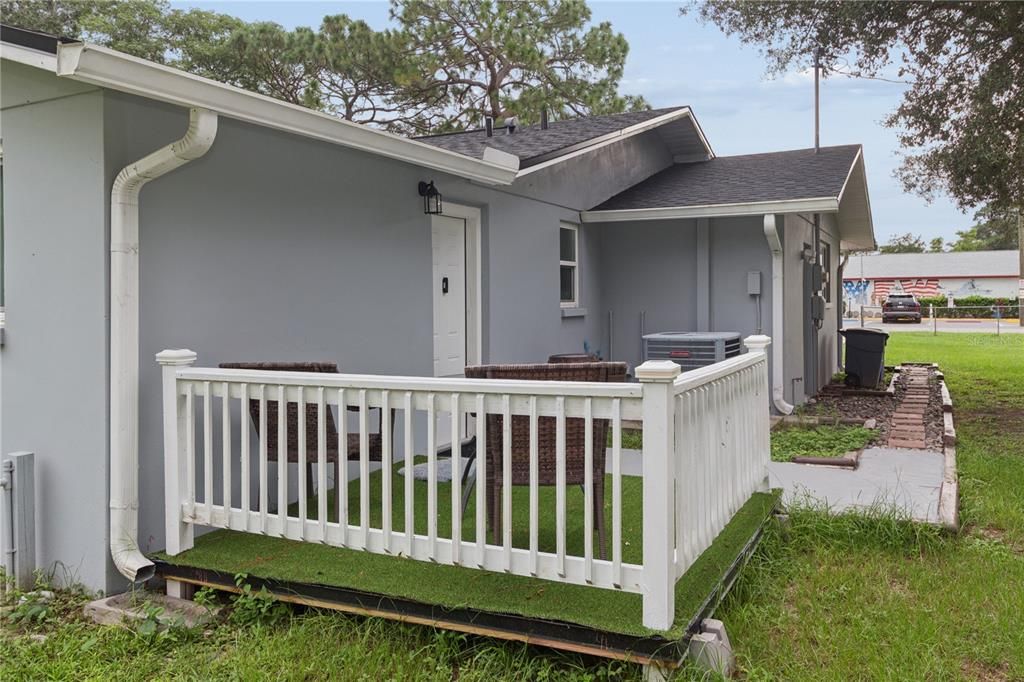 For Sale: $350,000 (3 beds, 3 baths, 1749 Square Feet)