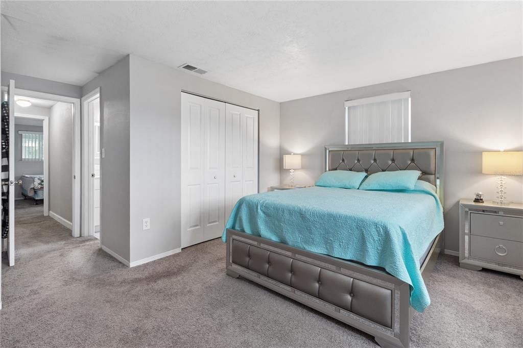For Sale: $350,000 (3 beds, 3 baths, 1749 Square Feet)