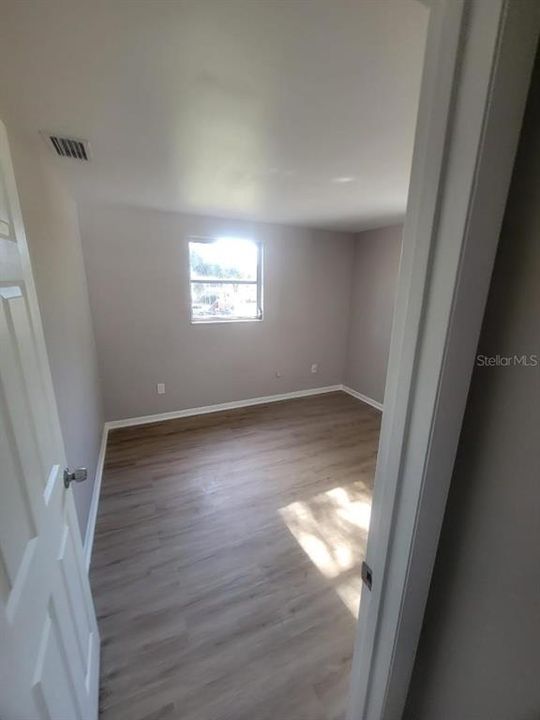 For Rent: $1,400 (3 beds, 1 baths, 1242 Square Feet)