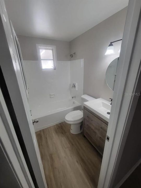 For Rent: $1,400 (3 beds, 1 baths, 1242 Square Feet)