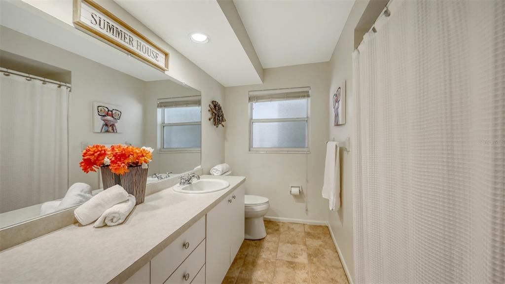 В аренду: $2,800 (3 спален, 2 ванн, 1420 Квадратных фут)