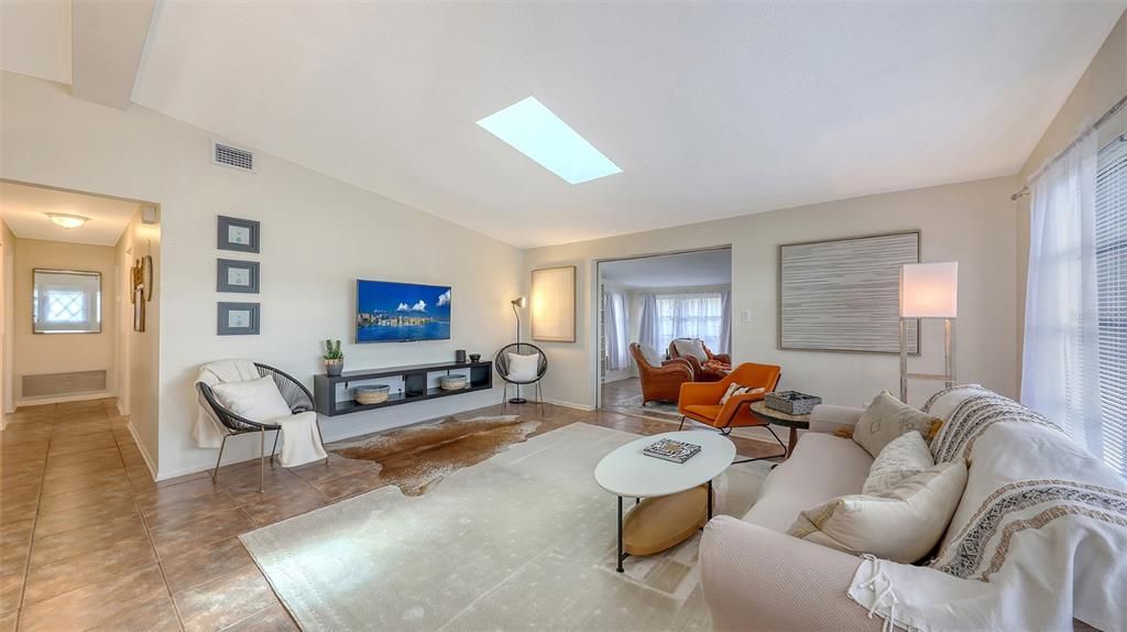 В аренду: $2,800 (3 спален, 2 ванн, 1420 Квадратных фут)