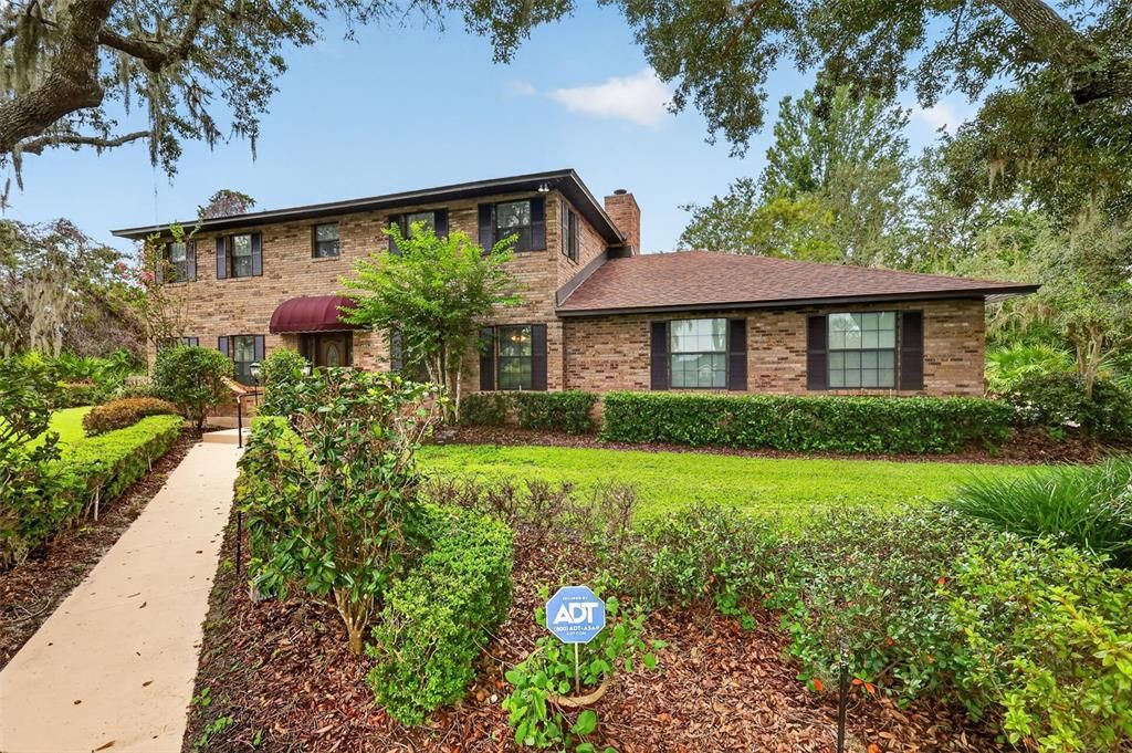 For Sale: $699,900 (4 beds, 3 baths, 3744 Square Feet)