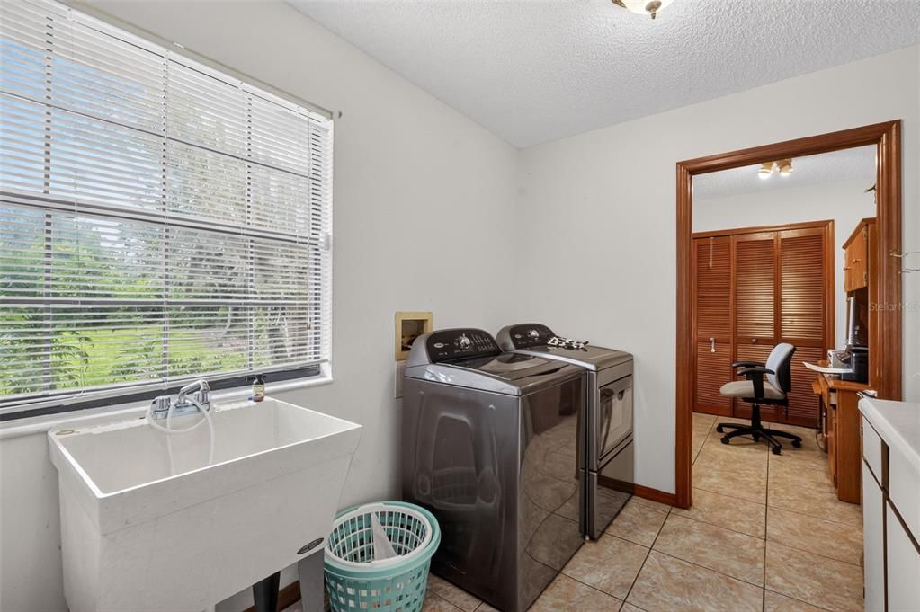 For Sale: $699,900 (4 beds, 3 baths, 3744 Square Feet)