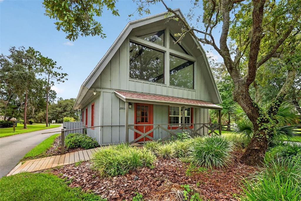 For Sale: $699,900 (4 beds, 3 baths, 3744 Square Feet)