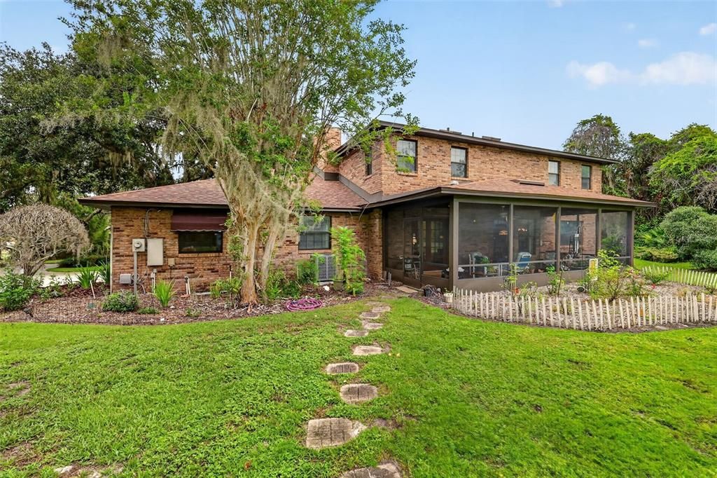 For Sale: $699,900 (4 beds, 3 baths, 3744 Square Feet)