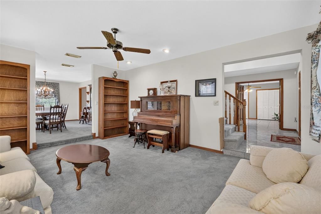 For Sale: $699,900 (4 beds, 3 baths, 3744 Square Feet)