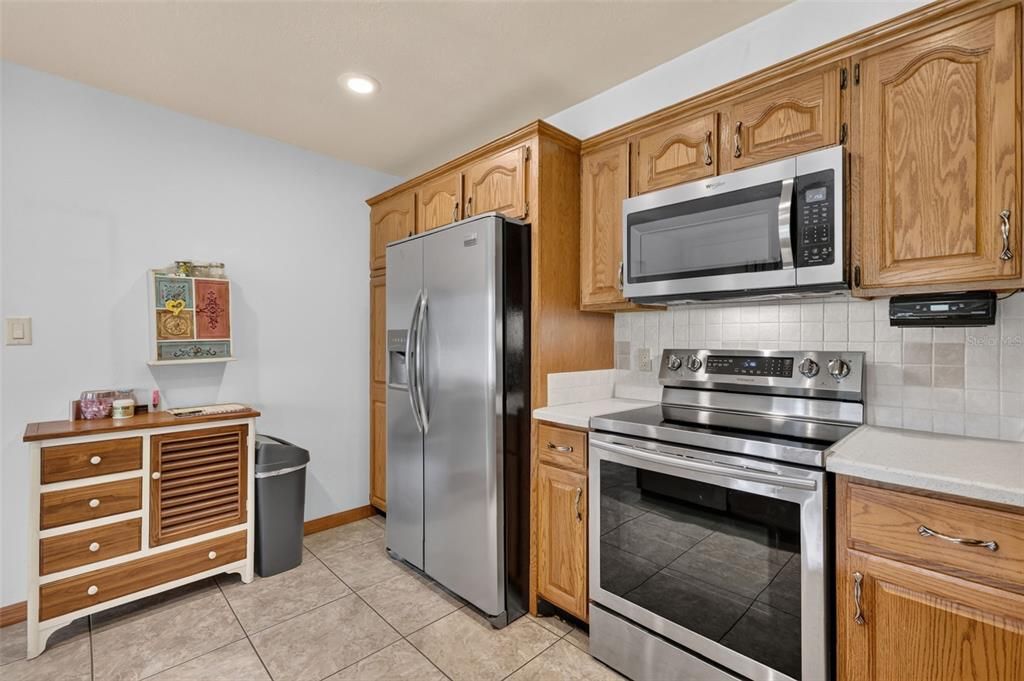 For Sale: $699,900 (4 beds, 3 baths, 3744 Square Feet)