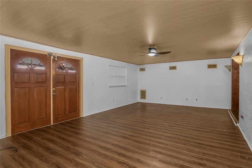 For Sale: $450,000 (4 beds, 2 baths, 2394 Square Feet)