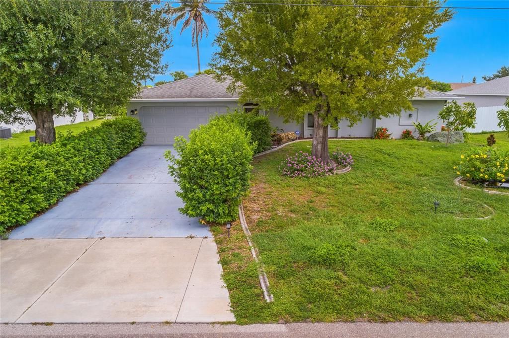For Sale: $450,000 (4 beds, 2 baths, 2394 Square Feet)