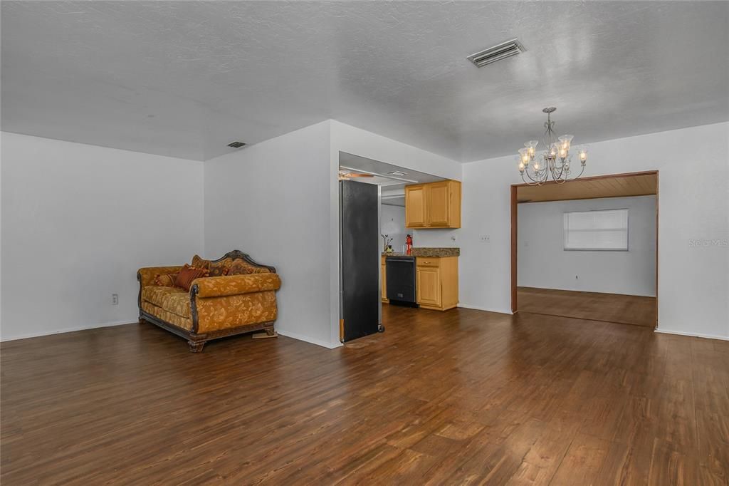 For Sale: $450,000 (4 beds, 2 baths, 2394 Square Feet)