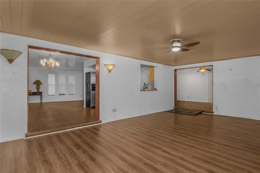 For Sale: $450,000 (4 beds, 2 baths, 2394 Square Feet)