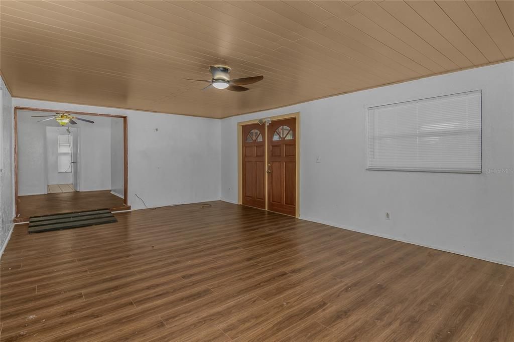 For Sale: $450,000 (4 beds, 2 baths, 2394 Square Feet)