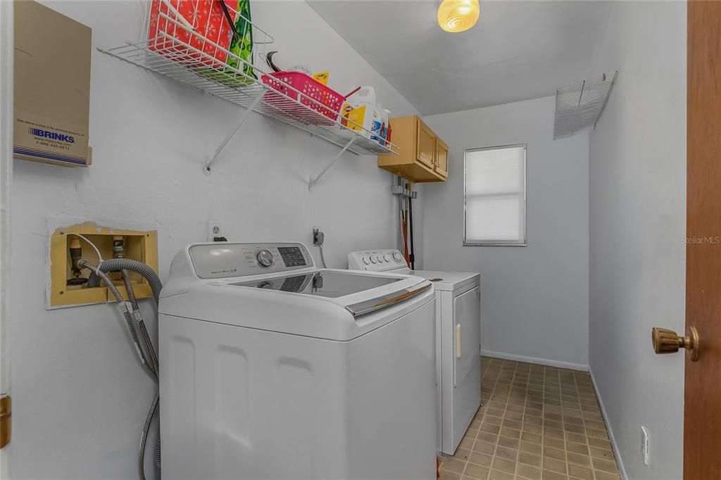For Sale: $450,000 (4 beds, 2 baths, 2394 Square Feet)