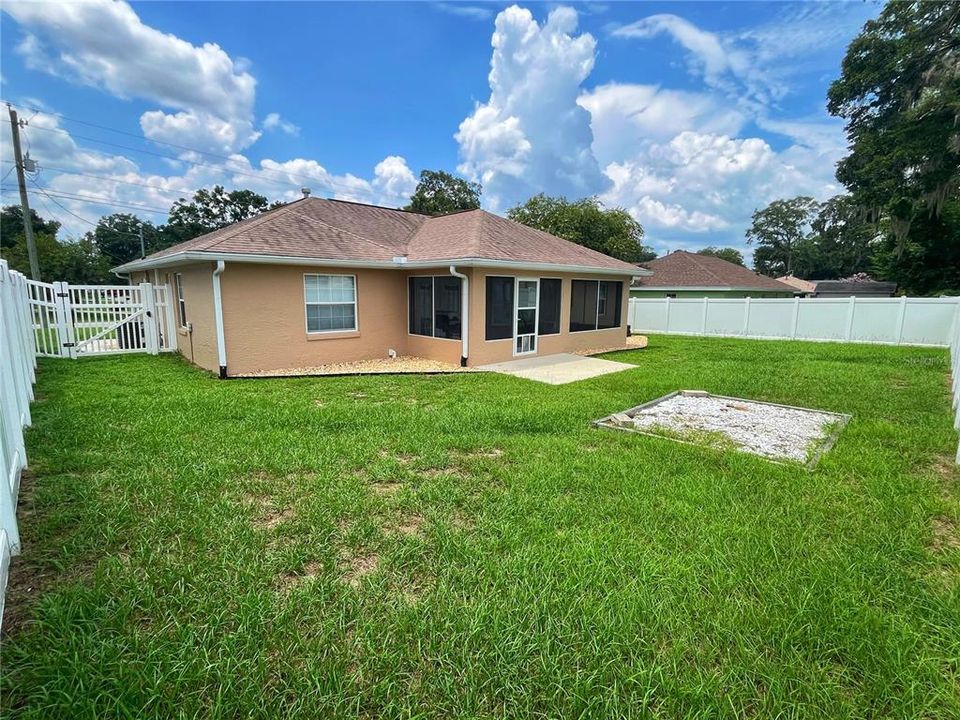 For Sale: $249,900 (3 beds, 2 baths, 1357 Square Feet)