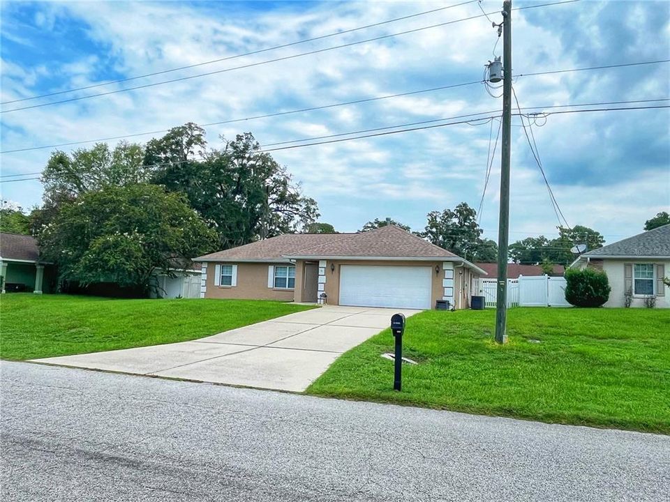 For Sale: $249,900 (3 beds, 2 baths, 1357 Square Feet)