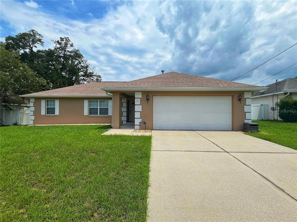 For Sale: $249,900 (3 beds, 2 baths, 1357 Square Feet)