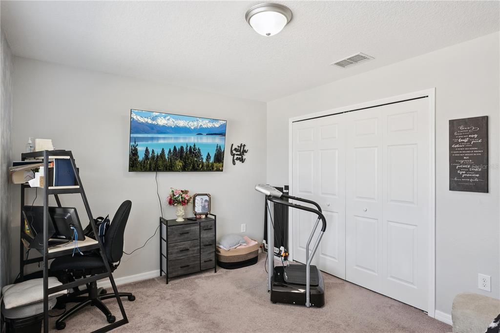 For Rent: $2,000 (3 beds, 2 baths, 1674 Square Feet)
