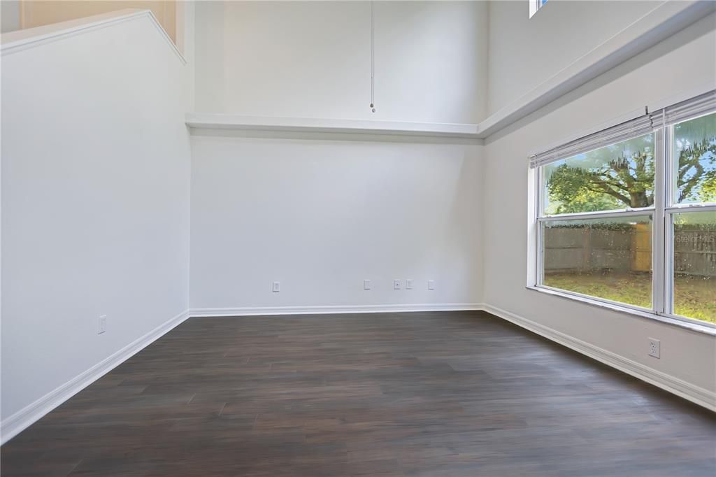Active With Contract: $299,900 (4 beds, 2 baths, 1623 Square Feet)