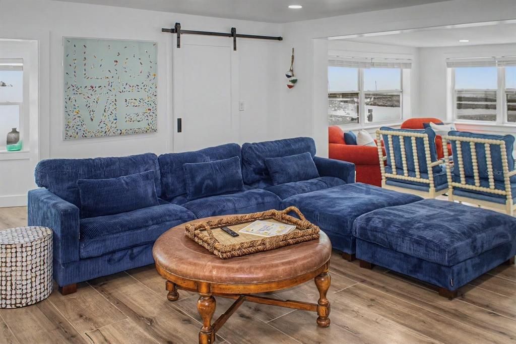 For Sale: $1,350,000 (3 beds, 2 baths, 1984 Square Feet)