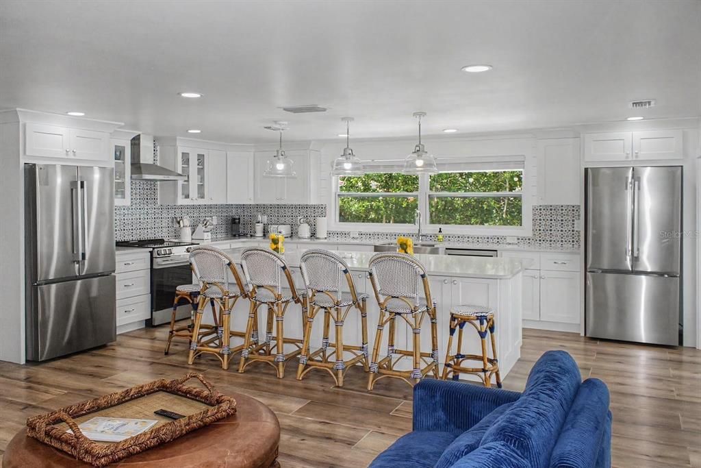 For Sale: $1,350,000 (3 beds, 2 baths, 1984 Square Feet)