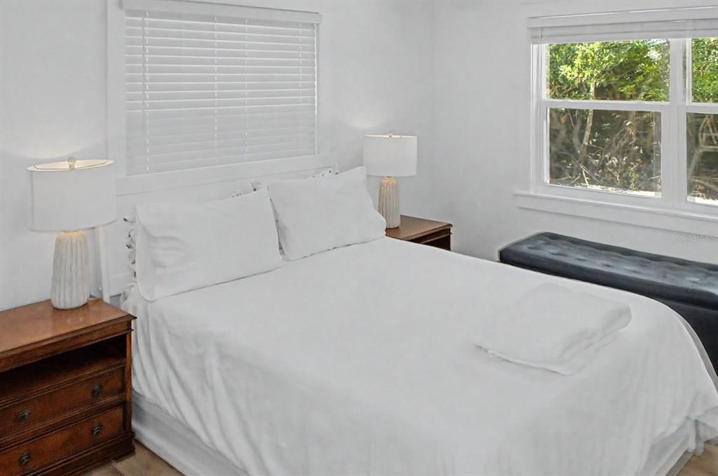 For Sale: $1,350,000 (3 beds, 2 baths, 1984 Square Feet)