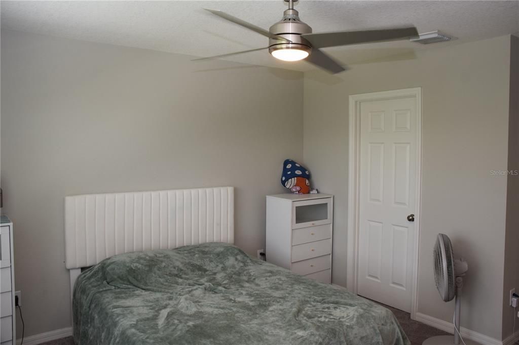 For Sale: $275,000 (3 beds, 2 baths, 1400 Square Feet)