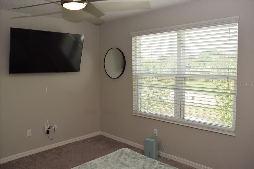 For Sale: $275,000 (3 beds, 2 baths, 1400 Square Feet)