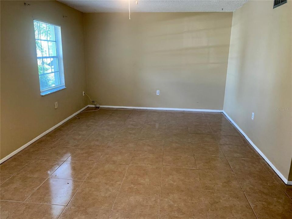 For Rent: $1,250 (1 beds, 1 baths, 661 Square Feet)