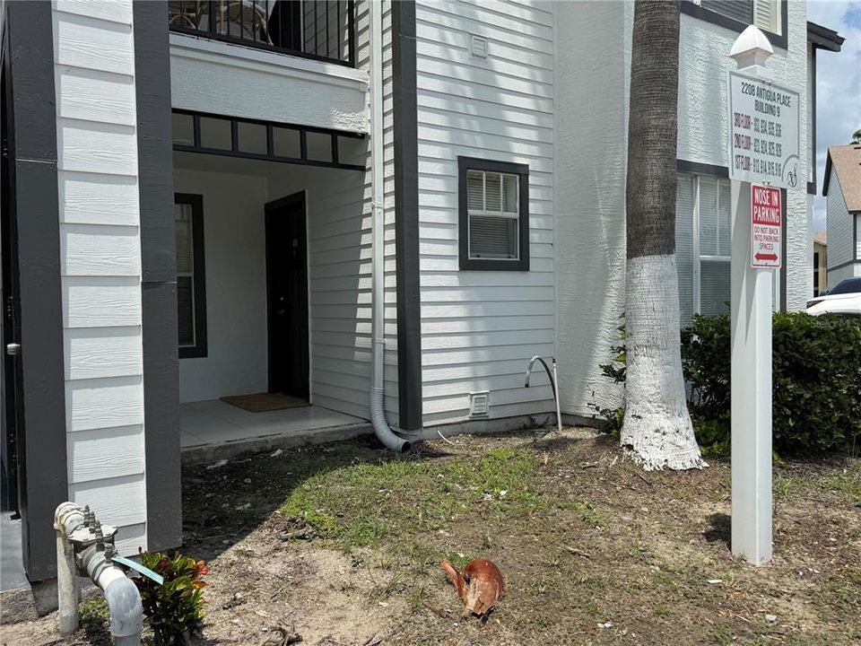 For Sale: $164,000 (1 beds, 1 baths, 762 Square Feet)