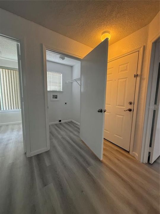 For Sale: $164,000 (1 beds, 1 baths, 762 Square Feet)