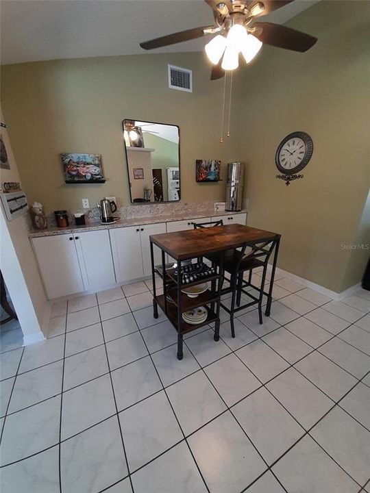 For Sale: $375,000 (3 beds, 2 baths, 1452 Square Feet)