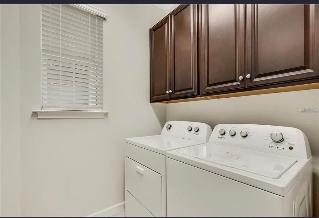 For Rent: $2,800 (2 beds, 2 baths, 1687 Square Feet)