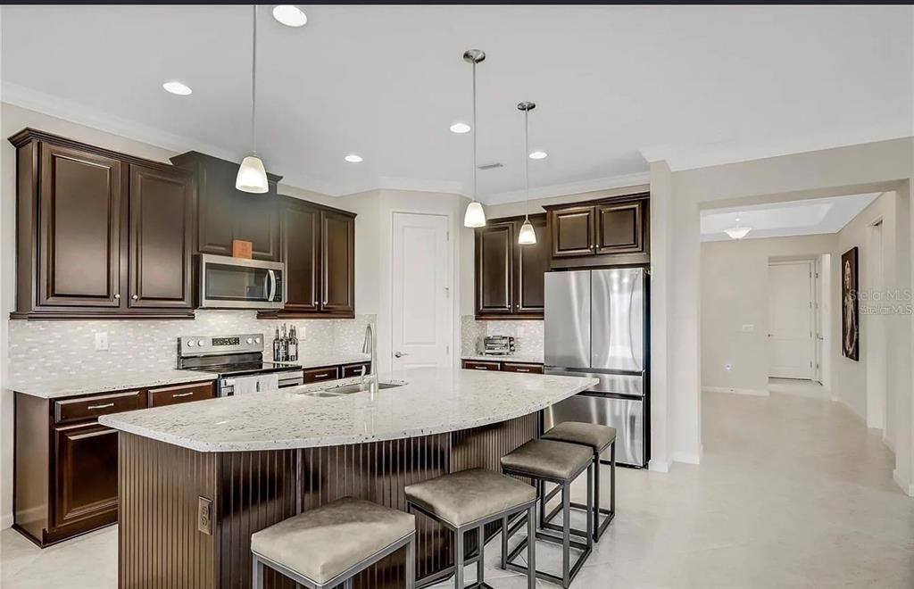For Rent: $2,800 (2 beds, 2 baths, 1687 Square Feet)