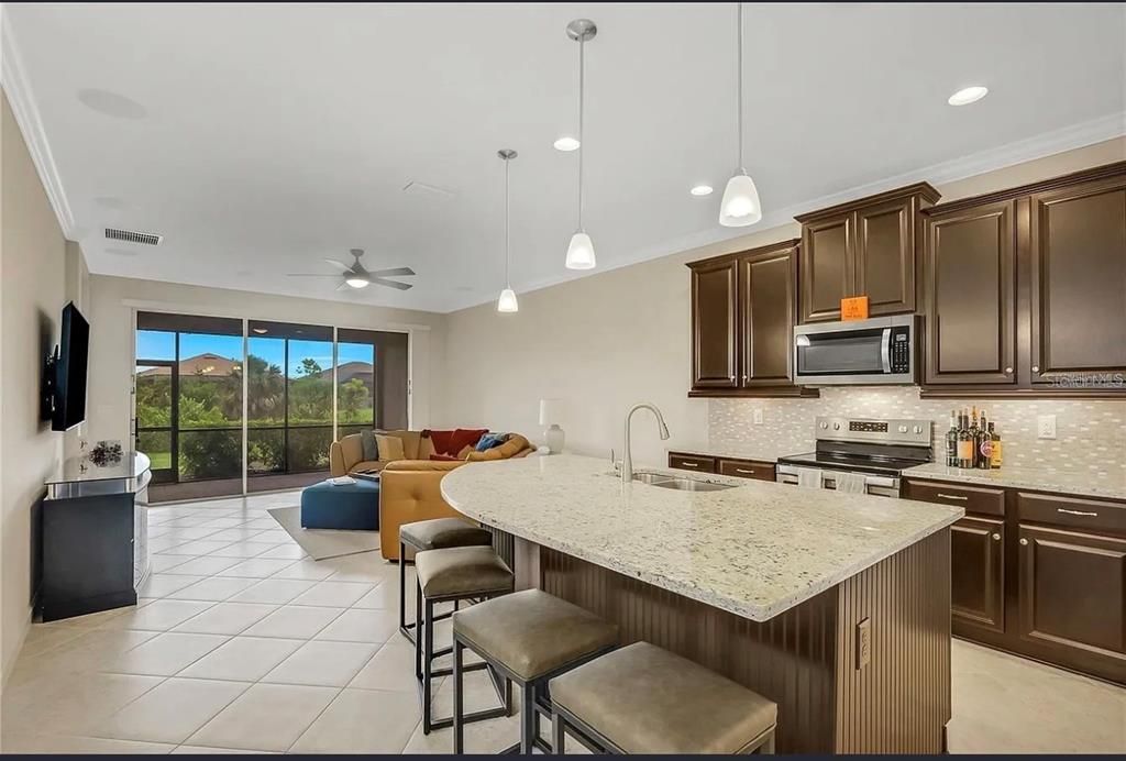 For Rent: $2,800 (2 beds, 2 baths, 1687 Square Feet)