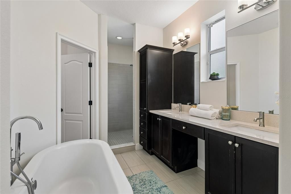 For Rent: $8,000 (4 beds, 3 baths, 2570 Square Feet)