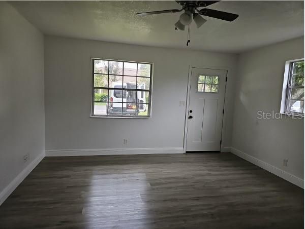 For Rent: $1,750 (2 beds, 1 baths, 896 Square Feet)