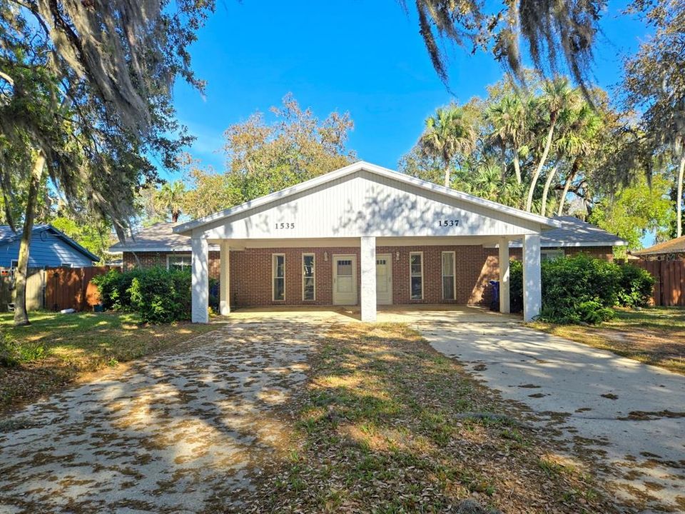 For Rent: $1,600 (2 beds, 1 baths, 924 Square Feet)