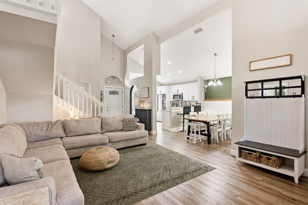 En Venta: $419,900 (3 camas, 2 baños, 1749 Pies cuadrados)