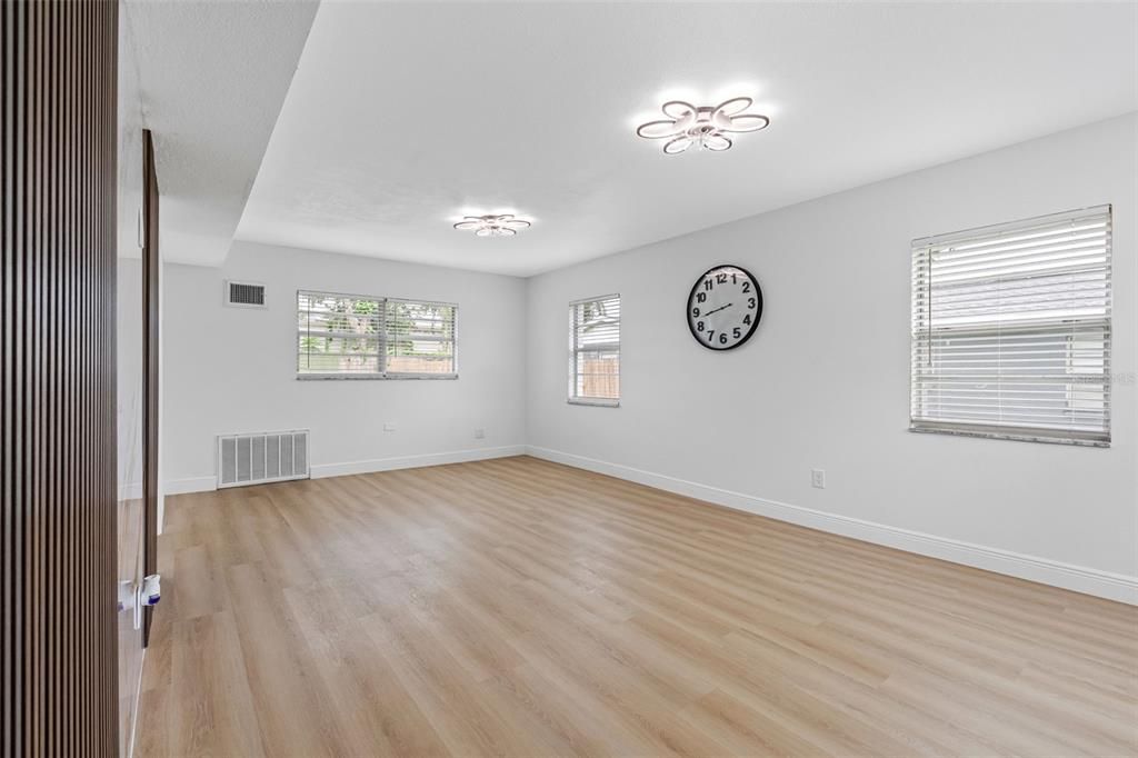For Sale: $384,900 (3 beds, 2 baths, 1380 Square Feet)