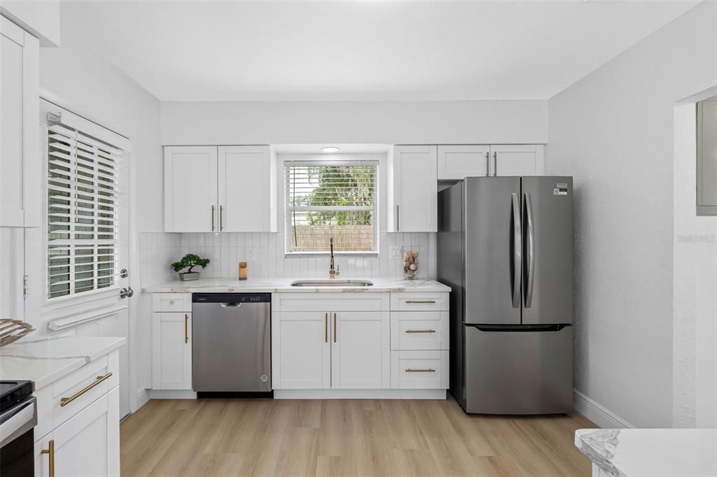 For Sale: $384,900 (3 beds, 2 baths, 1380 Square Feet)
