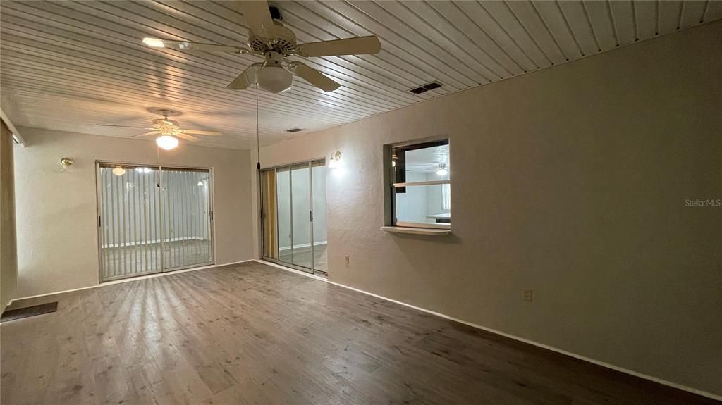 For Rent: $1,650 (2 beds, 2 baths, 1213 Square Feet)